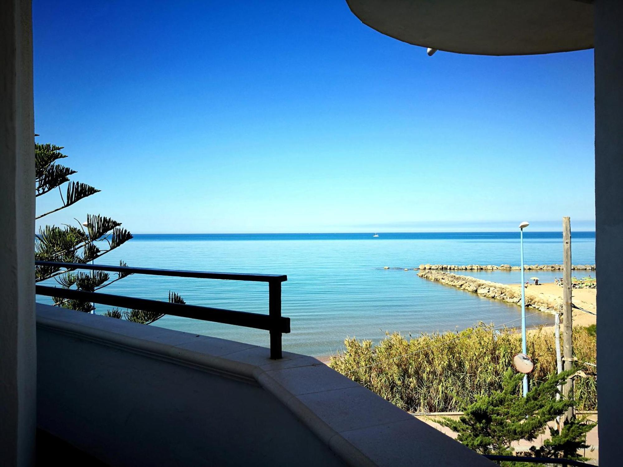 Вилла Seaside Сан-Леоне Экстерьер фото
